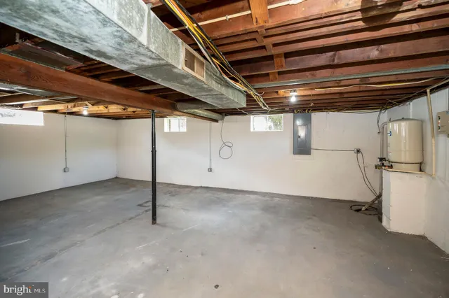 $2,100 | 1008 Garrisonville Road, Stafford, VA 22556