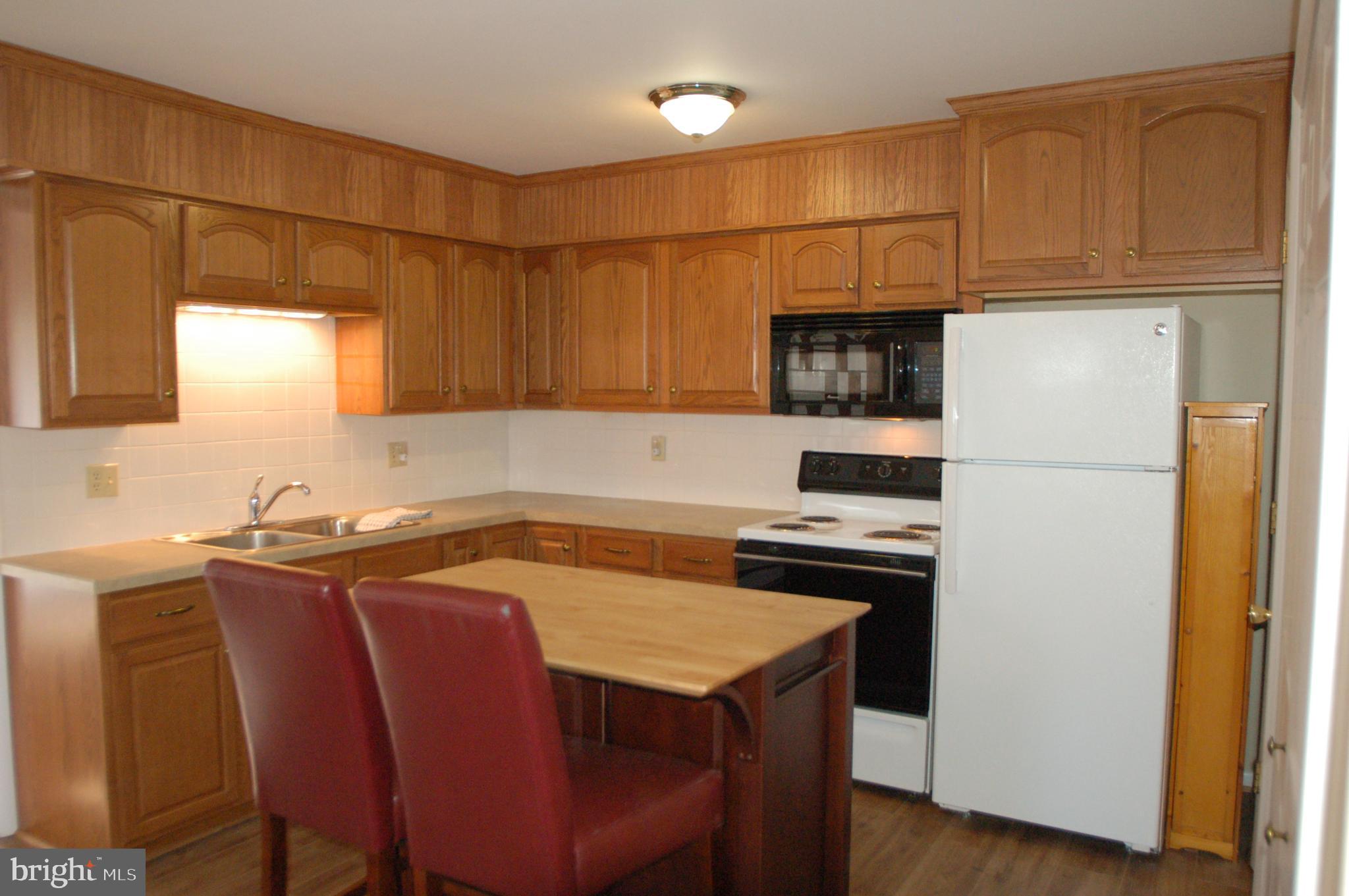108 Noble Street Lititz, PA 17543 - Photo 7 of 20