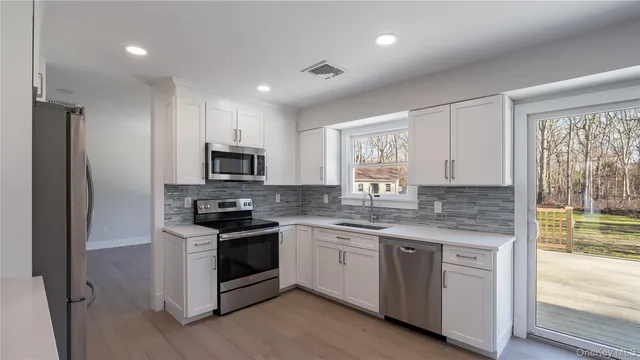 $875,000 | 85 Drew Drive, Eastport, NY 11941