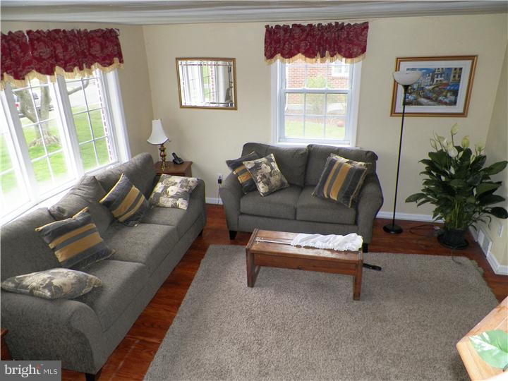 620 Aintree Road Hatboro, PA 19040 - Photo 2 of 10 Gallery Image 2