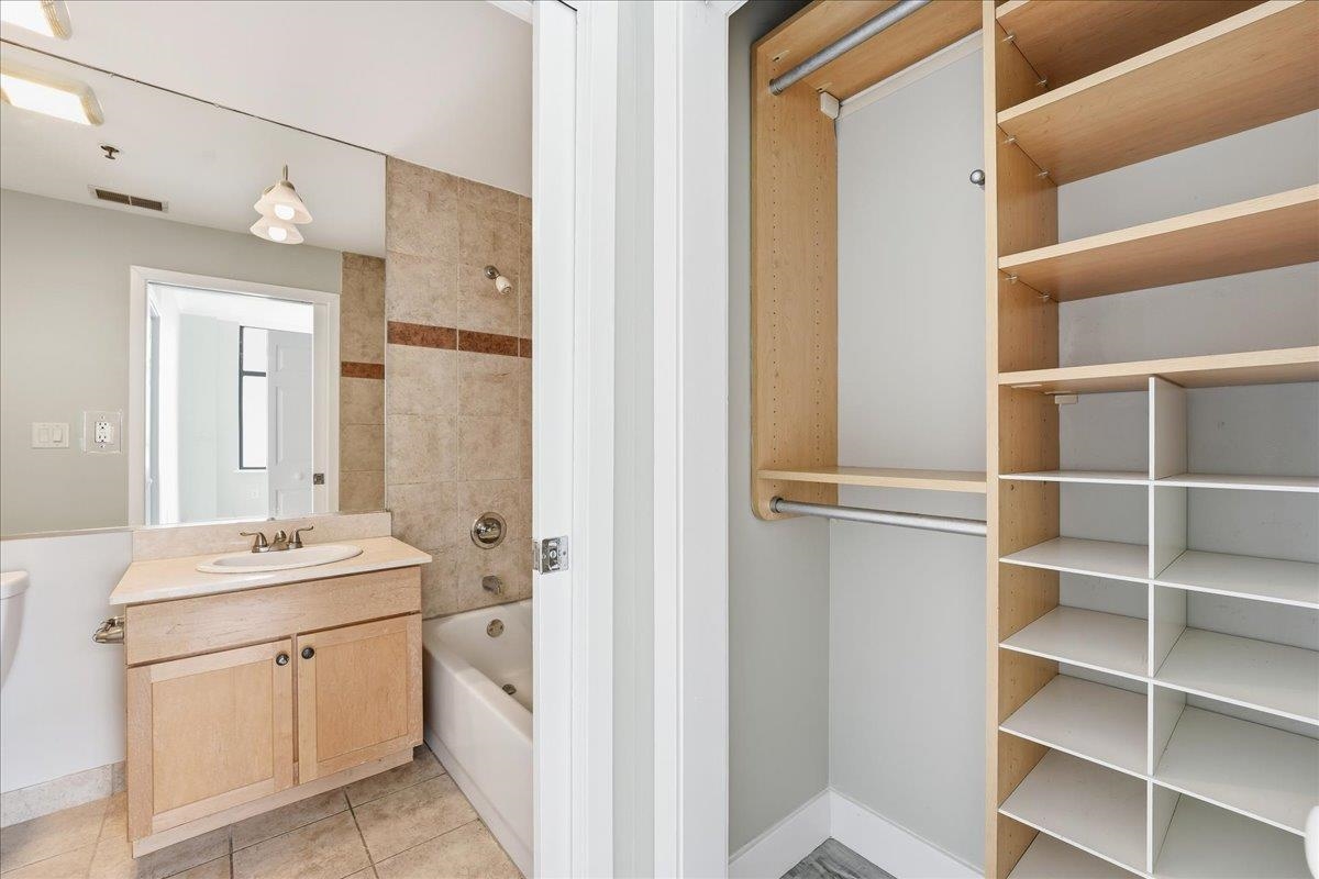 610 Newark Street, Unit 4E Hoboken, NJ 07030 - Photo 13 of 28