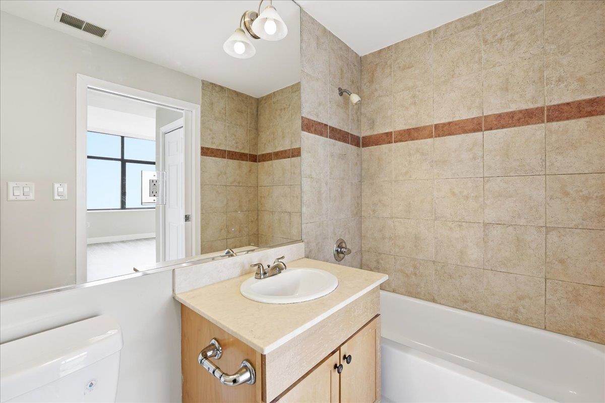 610 Newark Street, Unit 4E Hoboken, NJ 07030 - Photo 14 of 28