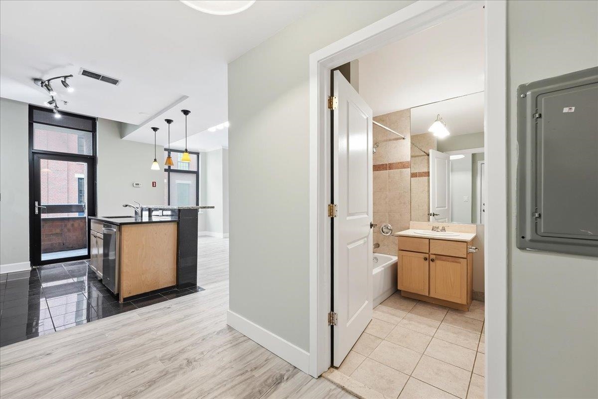 610 Newark Street, Unit 4E Hoboken, NJ 07030 - Photo 18 of 28