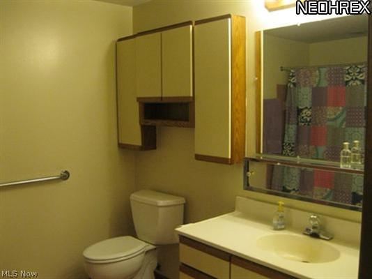8091 Bainbridge Road Chagrin Falls, OH 44023 - Photo 22 of 24 Guest Suite Bath