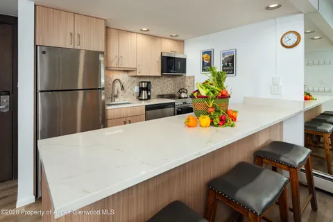 $1,150,000 | 30 Anderson Lane, Unit 806, Snowmass Village, CO 81615
