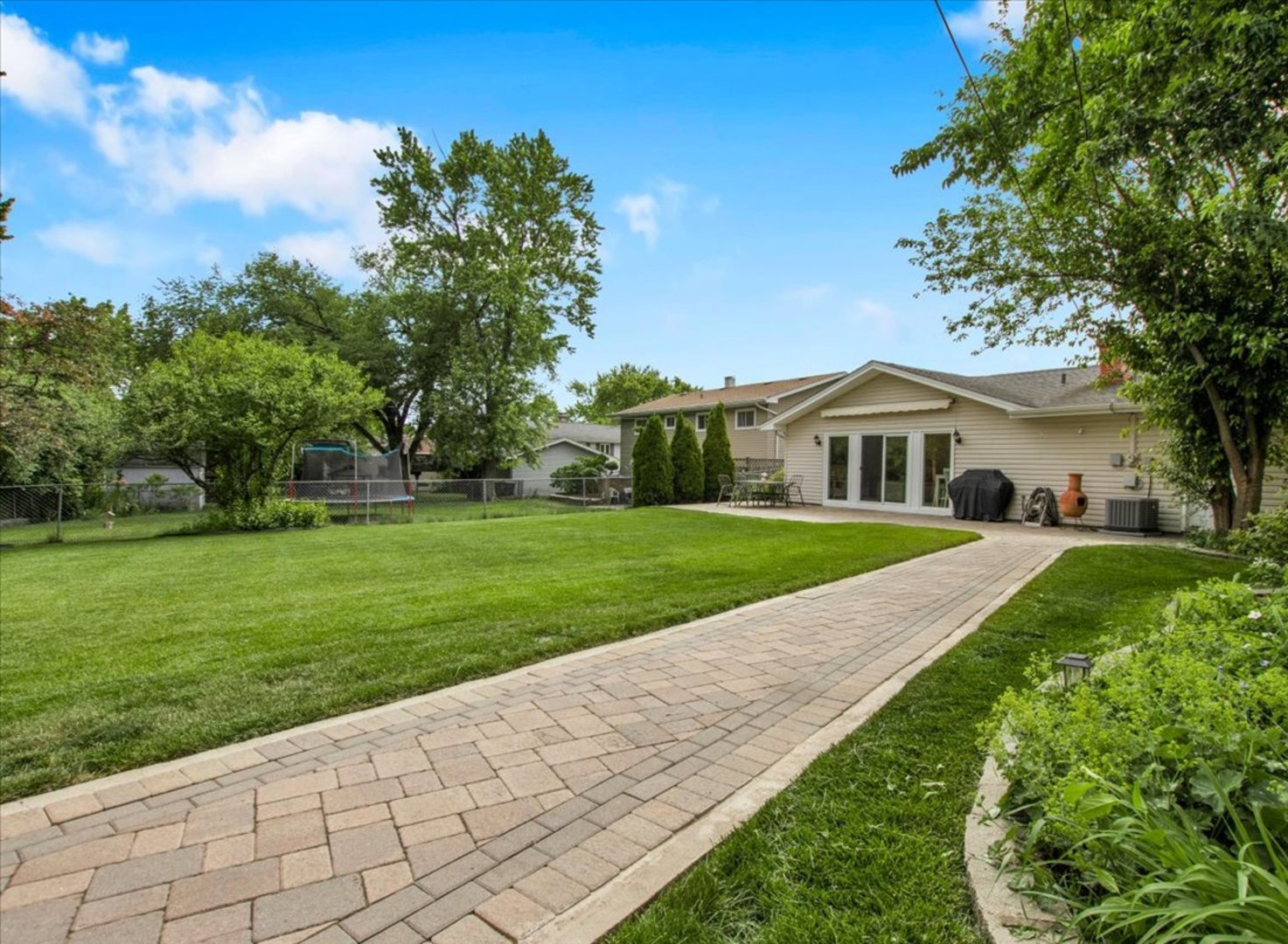 1755 Monticello Road Hoffman Estates, IL 60169 - Photo 24 of 34