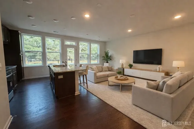 $3,900 | 616 Sadie Circle, New Brunswick, NJ 08901