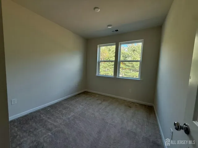 $3,900 | 616 Sadie Circle, New Brunswick, NJ 08901