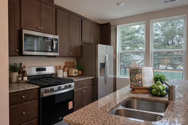 $3,900 | 616 Sadie Circle, New Brunswick, NJ 08901