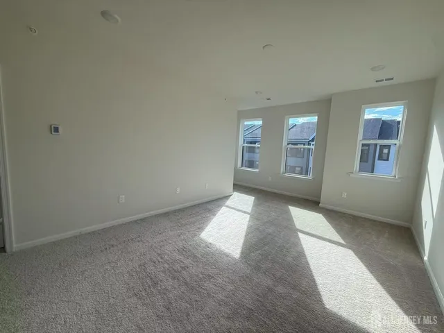 $3,900 | 616 Sadie Circle, New Brunswick, NJ 08901