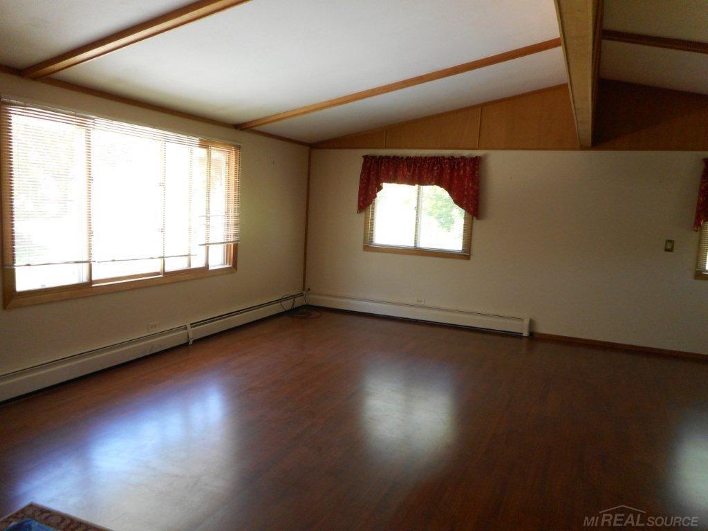 205 South Ridge Street Port Sanilac, MI 48469 - Photo 6 of 21 31293111-5.JPG