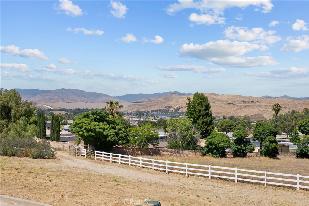 27772 Parker Road Castaic, CA 91384 - Photo 22 of 31