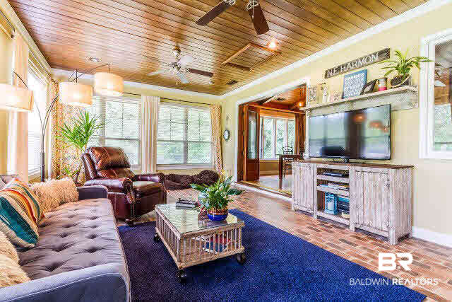 5629 Millhouse Road Gulf Shores, AL 36542 - Photo 21 of 36 Sunroom