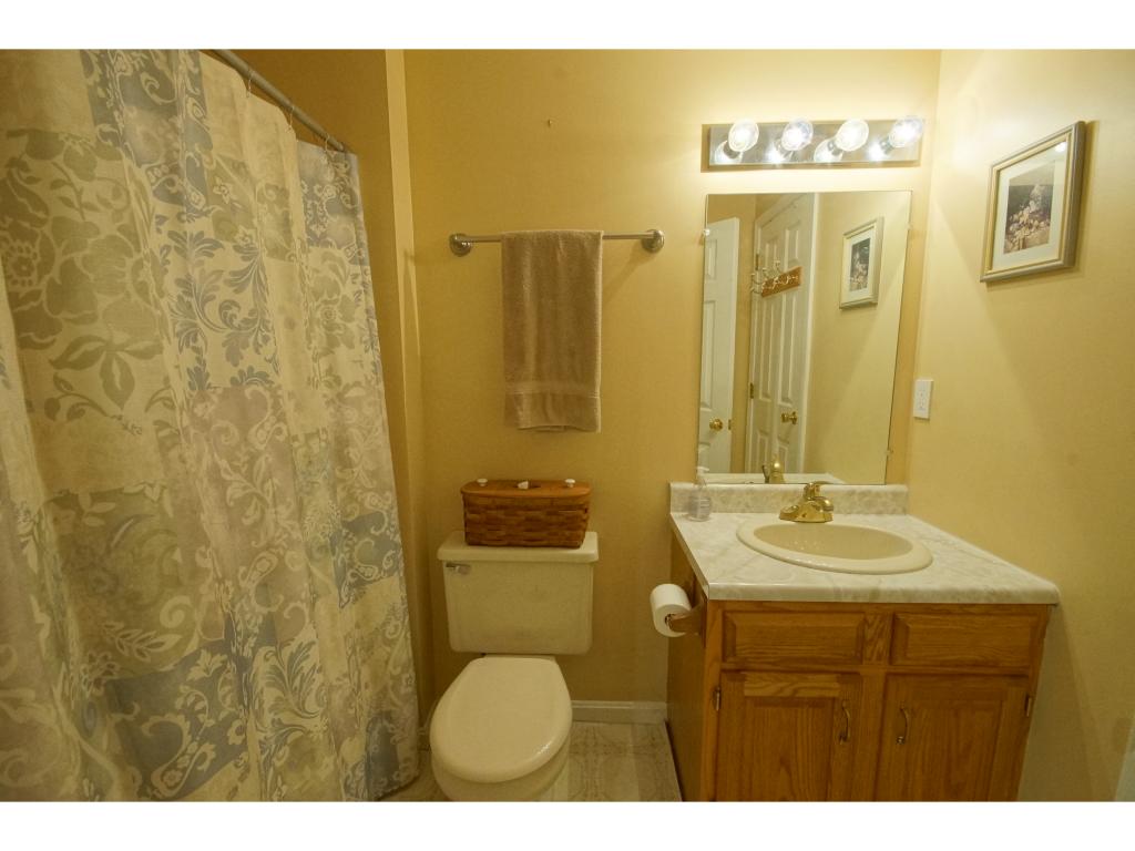 31 Montgomery Farm Road Derry, NH 03038 - Photo 20 of 32