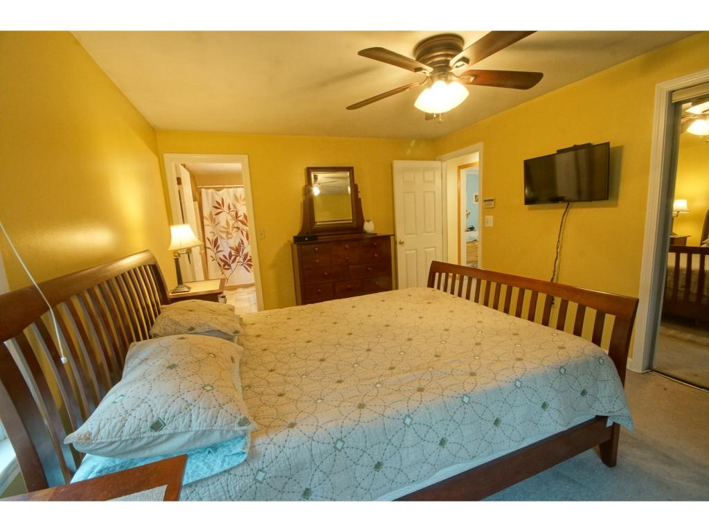 31 Montgomery Farm Road Derry, NH 03038 - Photo 21 of 32