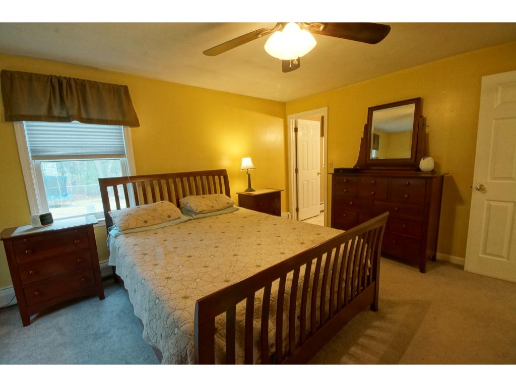 31 Montgomery Farm Road Derry, NH 03038 - Photo 22 of 32