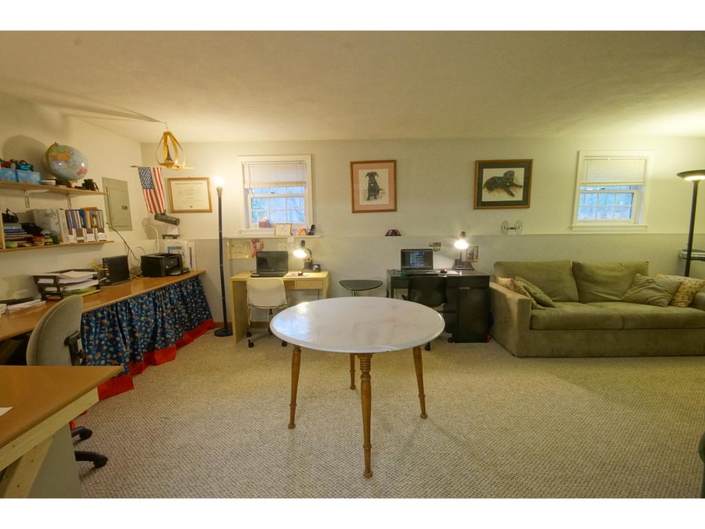 31 Montgomery Farm Road Derry, NH 03038 - Photo 25 of 32