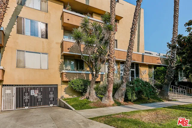 $2,450 | 514 South Harvard Boulevard, Unit 306, Los Angeles, CA 90020