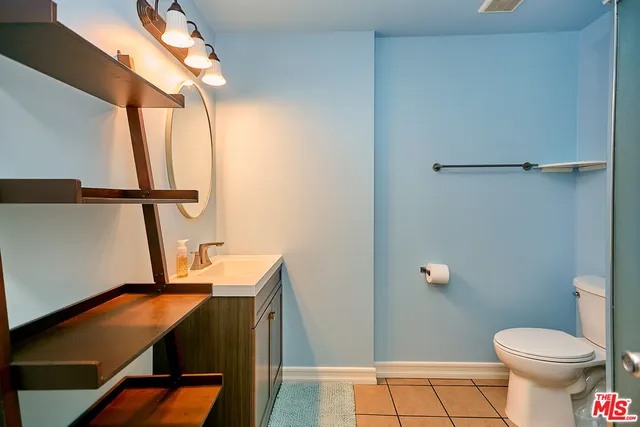 $2,450 | 514 South Harvard Boulevard, Unit 306, Los Angeles, CA 90020