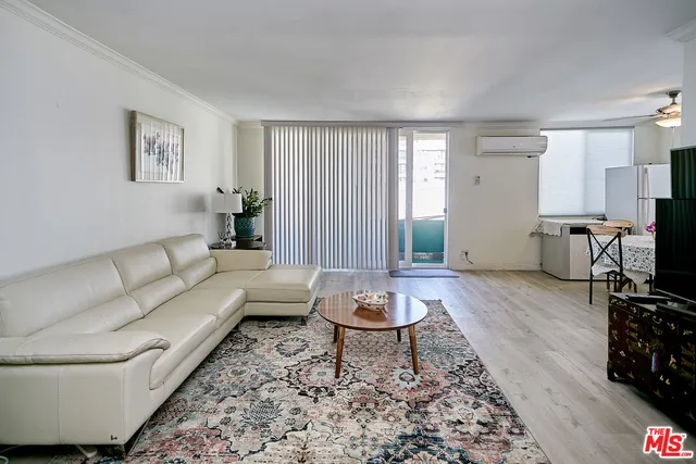 $2,450 | 514 South Harvard Boulevard, Unit 306, Los Angeles, CA 90020