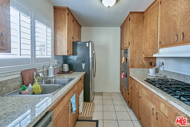 $2,450 | 514 South Harvard Boulevard, Unit 306, Los Angeles, CA 90020