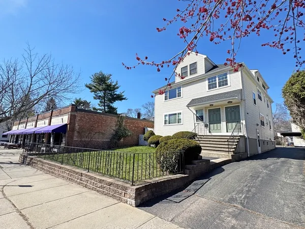 $1,675,000 | 539-541 Commonwealth Avenue, Newton, MA 02459
