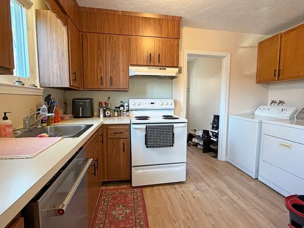 $1,675,000 | 539-541 Commonwealth Avenue, Newton, MA 02459