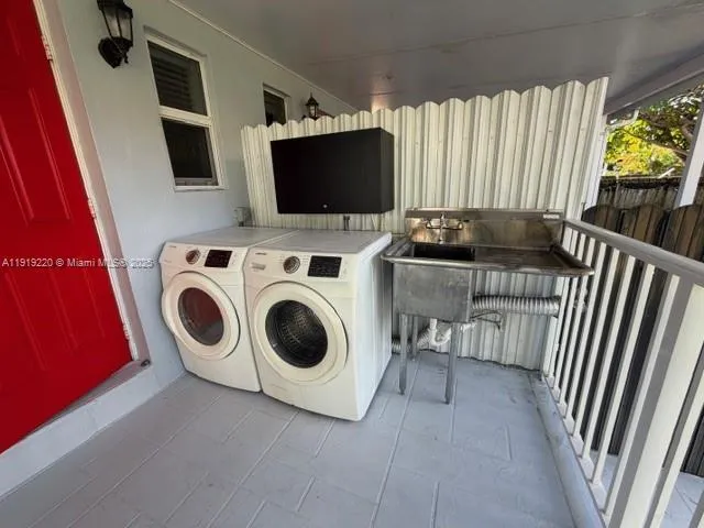 $3,000 | 2740 Southwest 32nd Avenue, Unit 2740, Miami, FL 33133