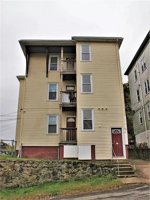 25 Laundry Street, Unit 2 Woonsocket, RI 02895 - Photo 1 of 8