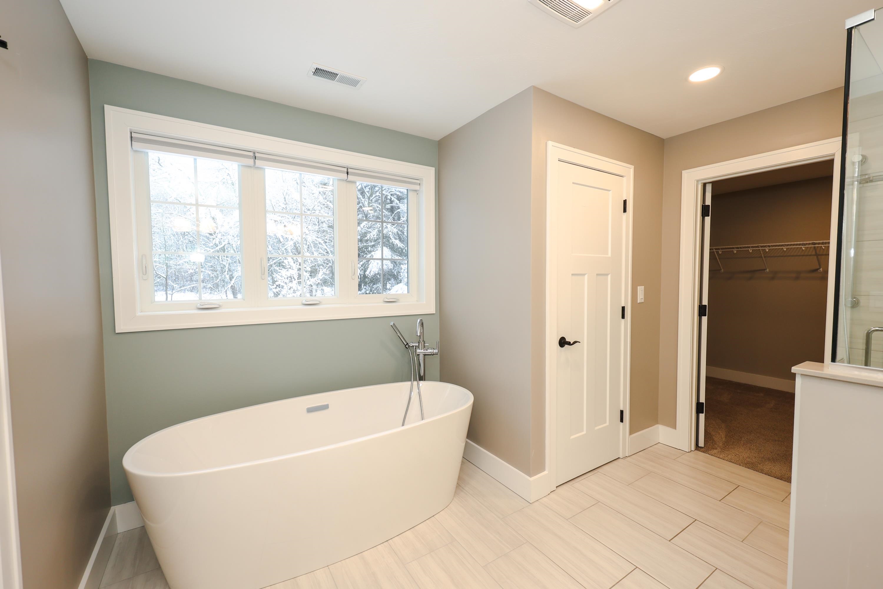 246 Wallace Road Bedford, NH 03110 - Photo 27 of 40