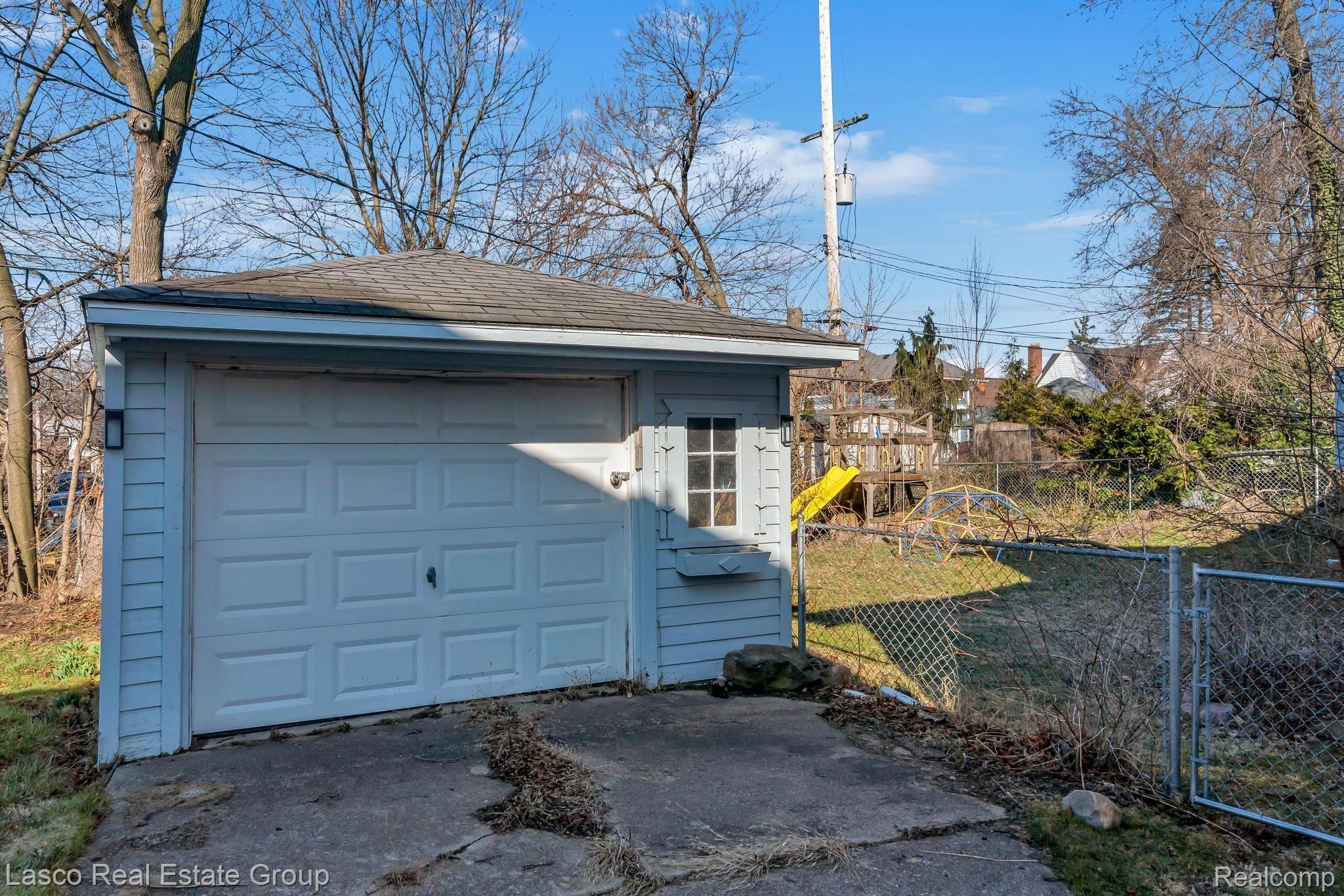 184 Cherokee Road Pontiac, MI 48341 - Photo 7 of 28 Gallery Image 7