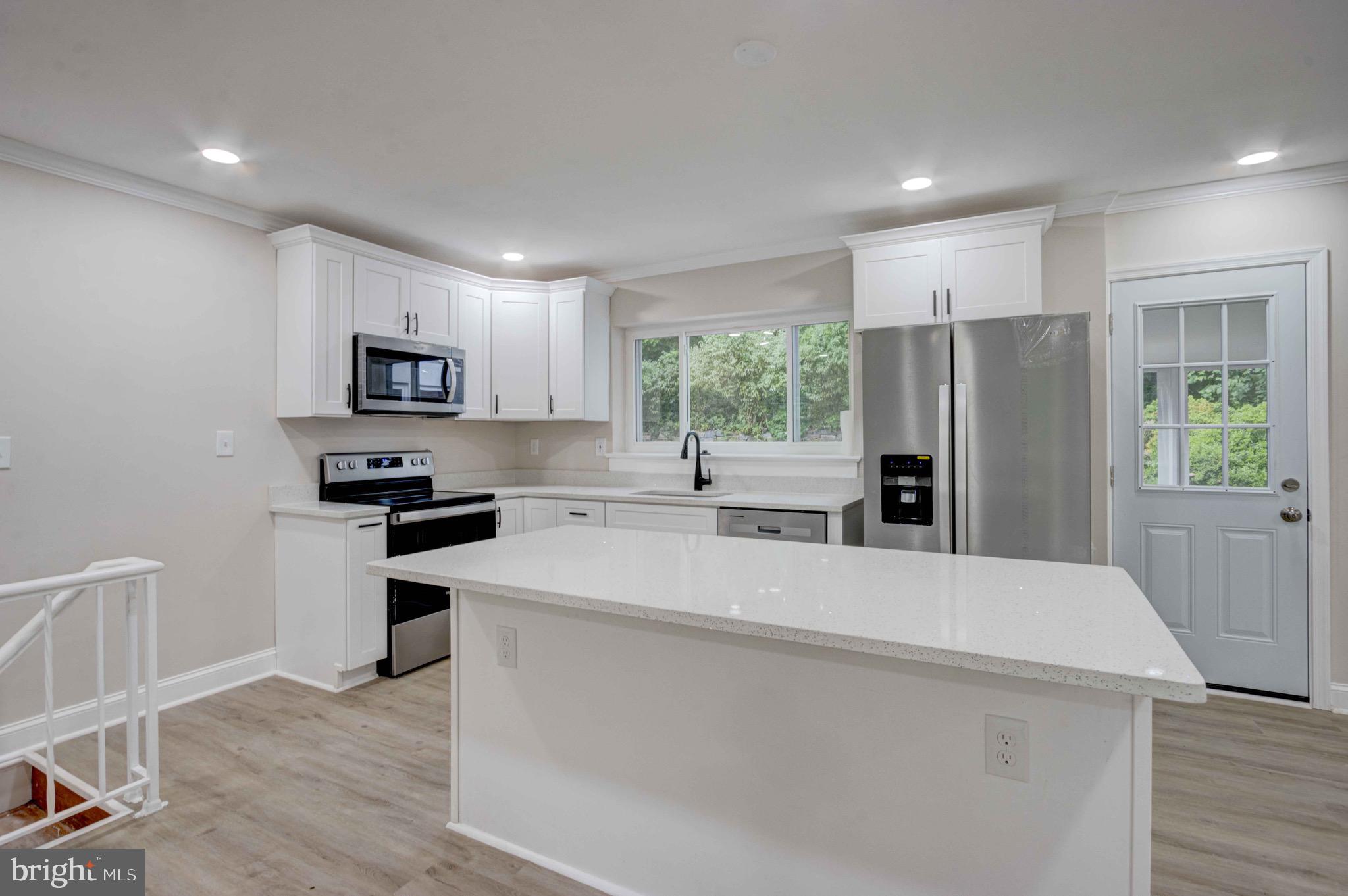 10414 Royal Silver Spring Silver Spring, MD 20903 - Photo 7 of 26