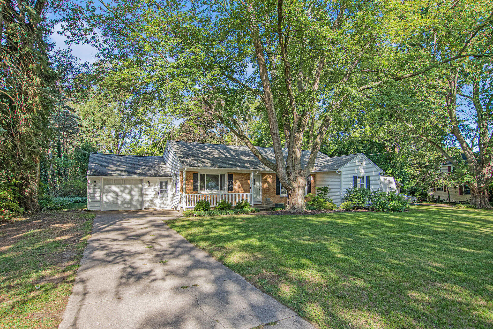 720 Ruth Avenue Holland, MI 49423 - Photo 4 of 29 003_dng03071_275