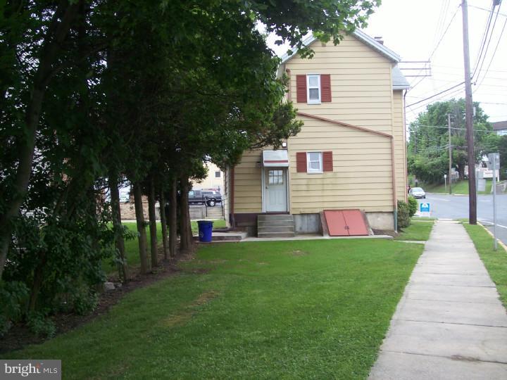 101 South Hull Street Sinking Spring, PA 19608 - Photo 3 of 12 Gallery Image 3