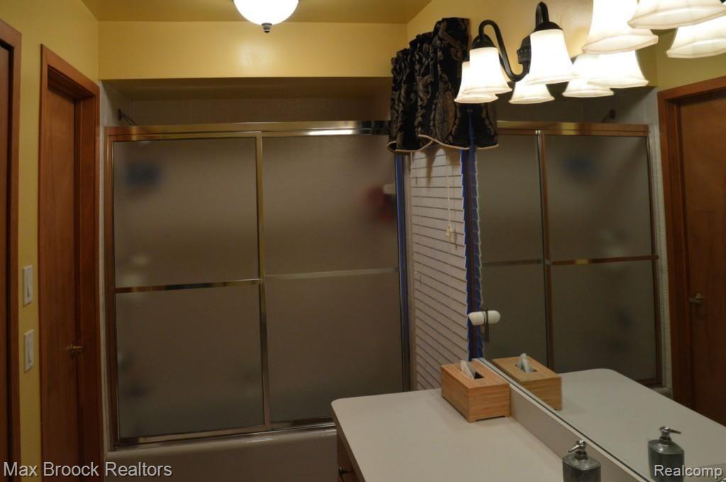 30856 Country Ridge Circle Farmington, MI 48331 - Photo 15 of 24 Master Bath 2.jpg