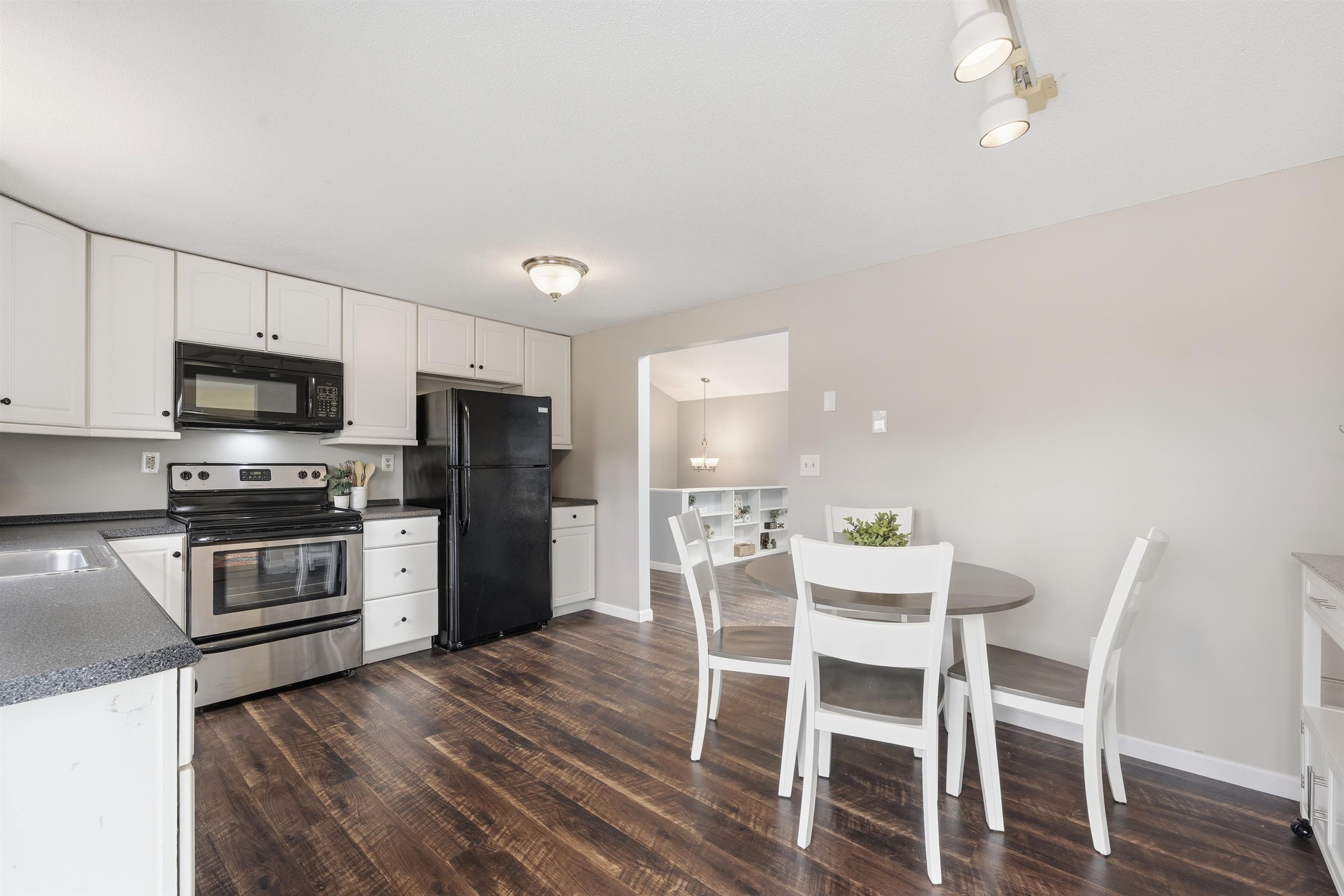 1 Matthew Drive, Unit L Derry, NH 03038 - Photo 8 of 38