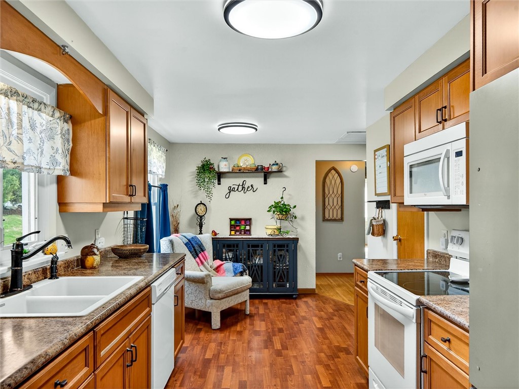 592 North Greece Road Greece, NY 14468 - Photo 12 of 35