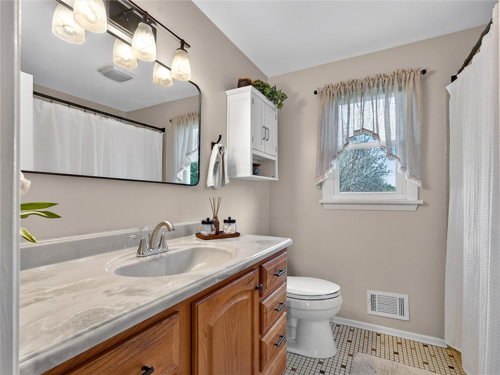 592 North Greece Road Greece, NY 14468 - Photo 18 of 35