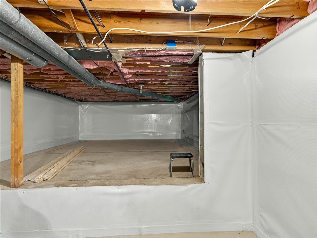 592 North Greece Road Greece, NY 14468 - Photo 27 of 35