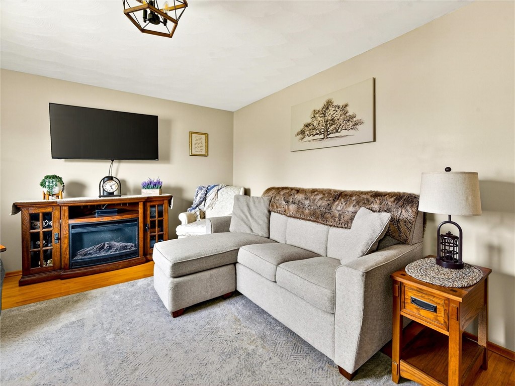 592 North Greece Road Greece, NY 14468 - Photo 3 of 35