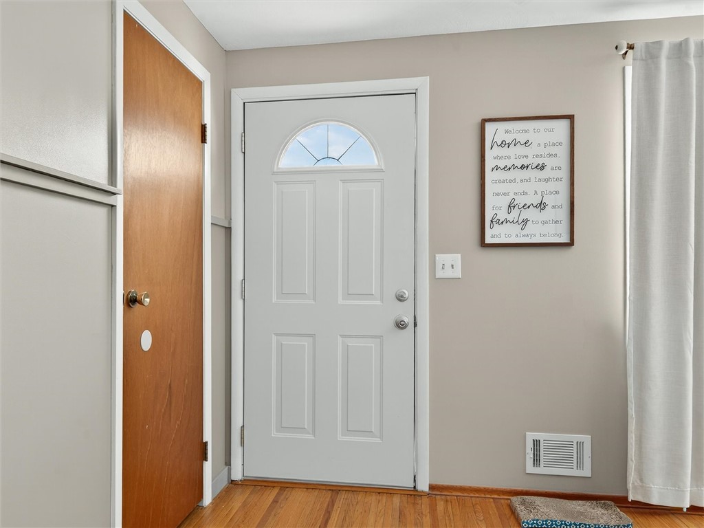 592 North Greece Road Greece, NY 14468 - Photo 7 of 35