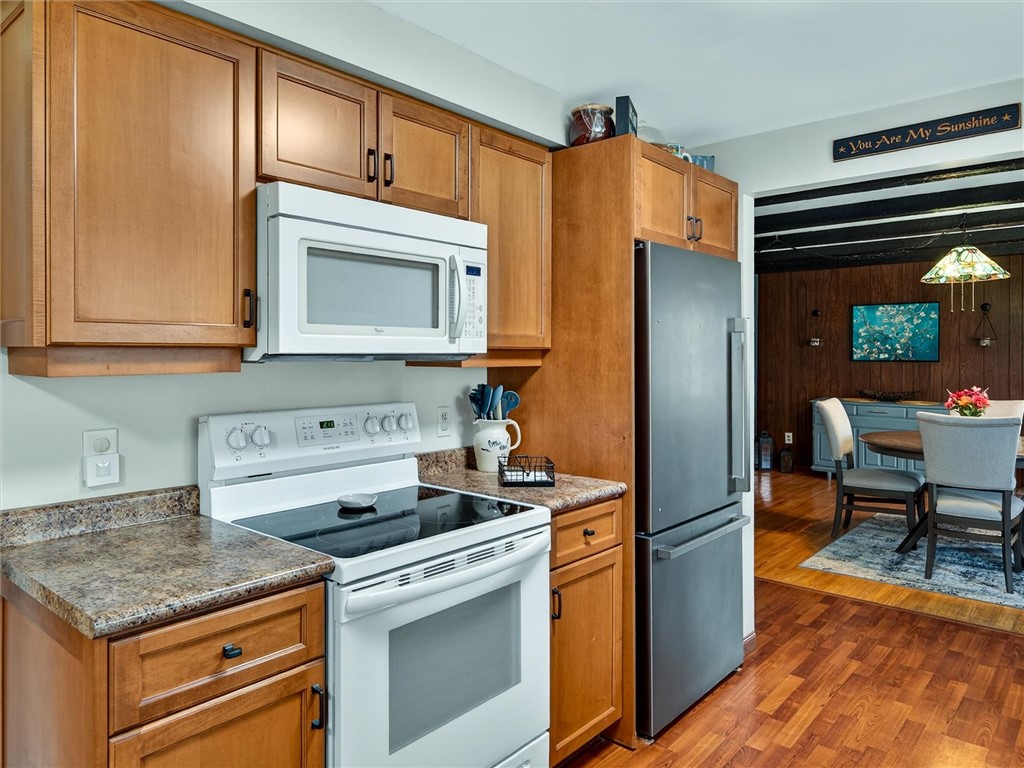 592 North Greece Road Greece, NY 14468 - Photo 10 of 35