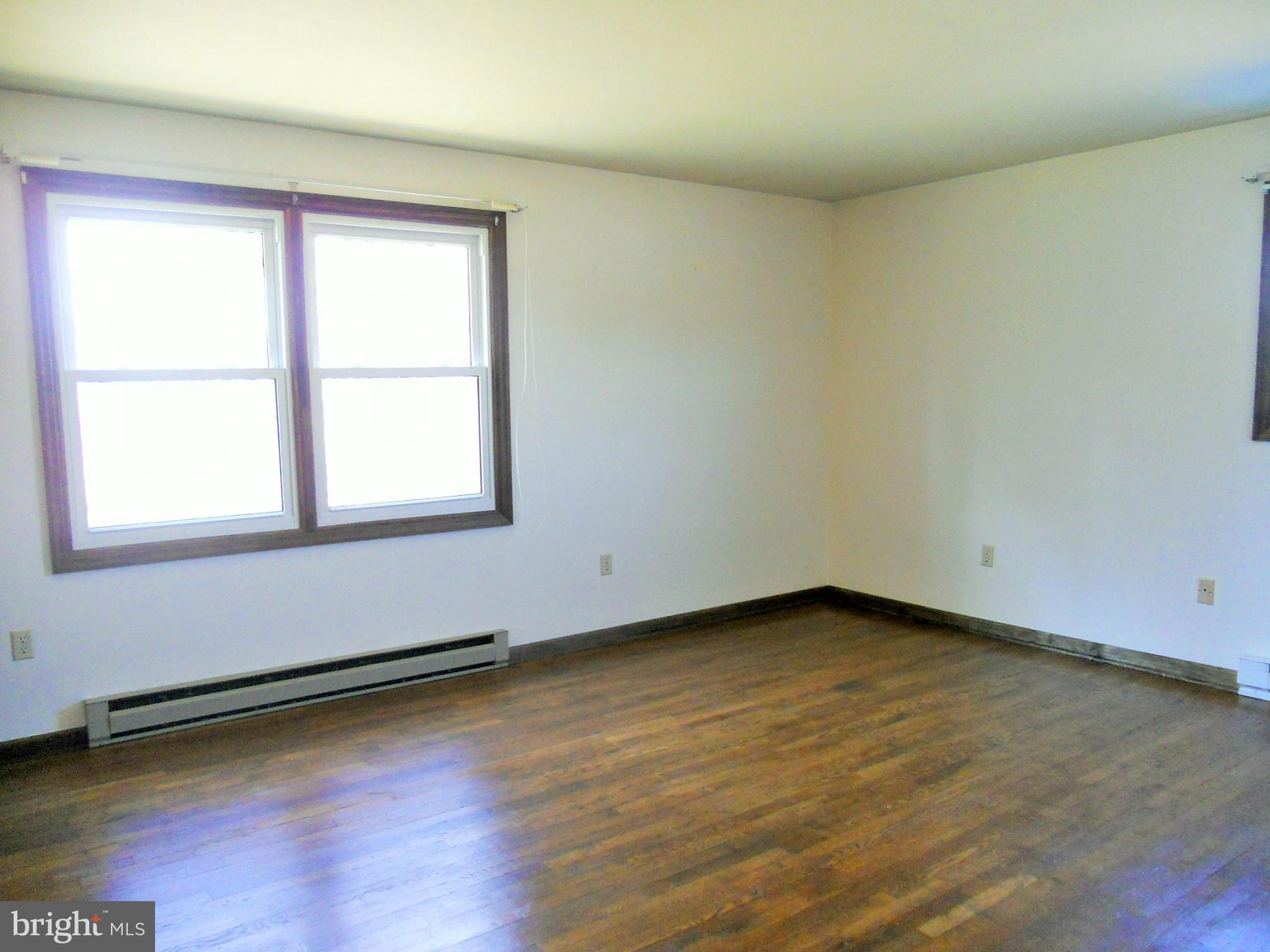 1418 Pinch Valley Road Westminster, MD 21158 - Photo 14 of 21 Generous sized master bedroom