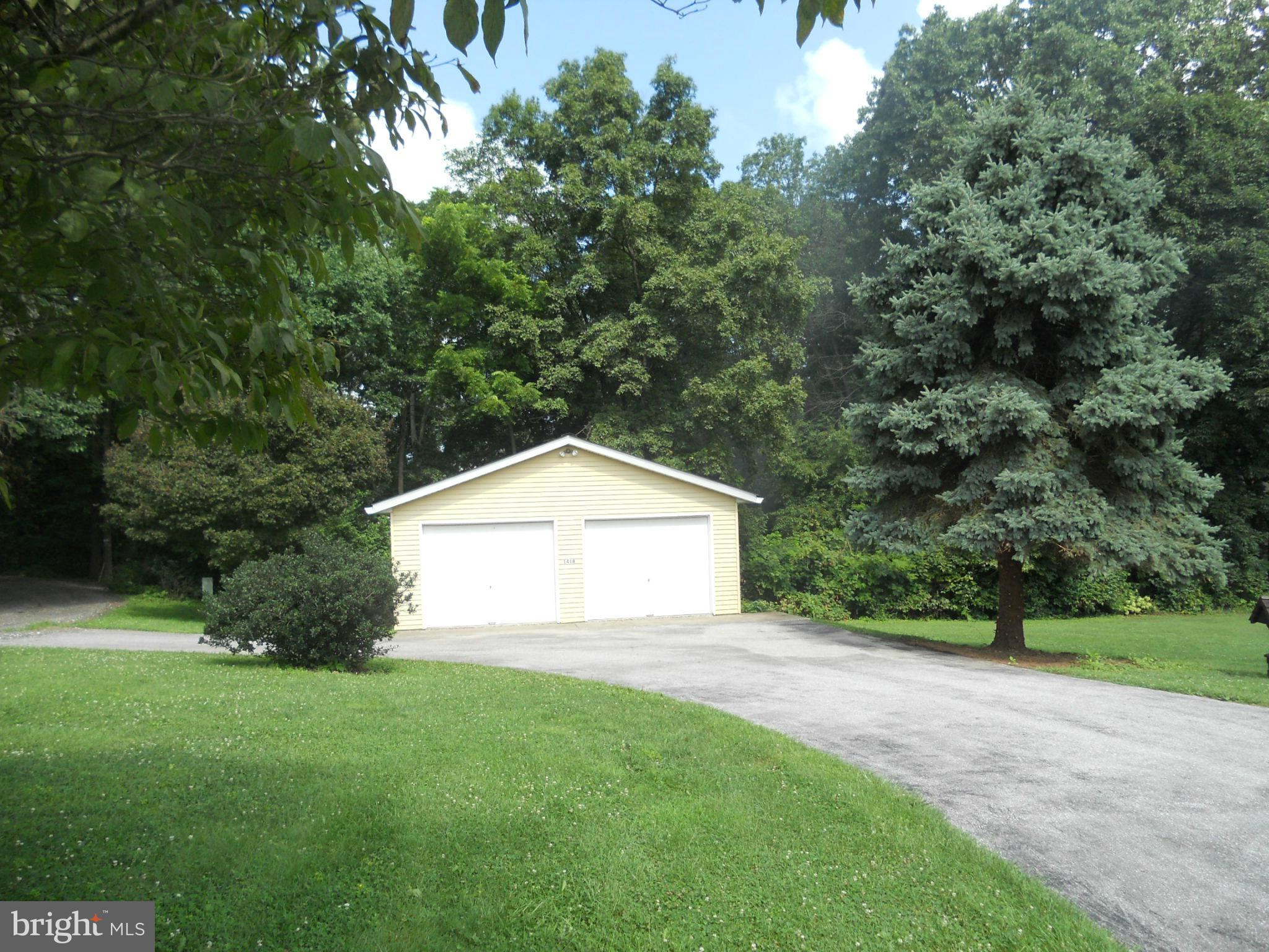 1418 Pinch Valley Road Westminster, MD 21158 - Photo 17 of 21 Detached 2 car garage, circular drive
