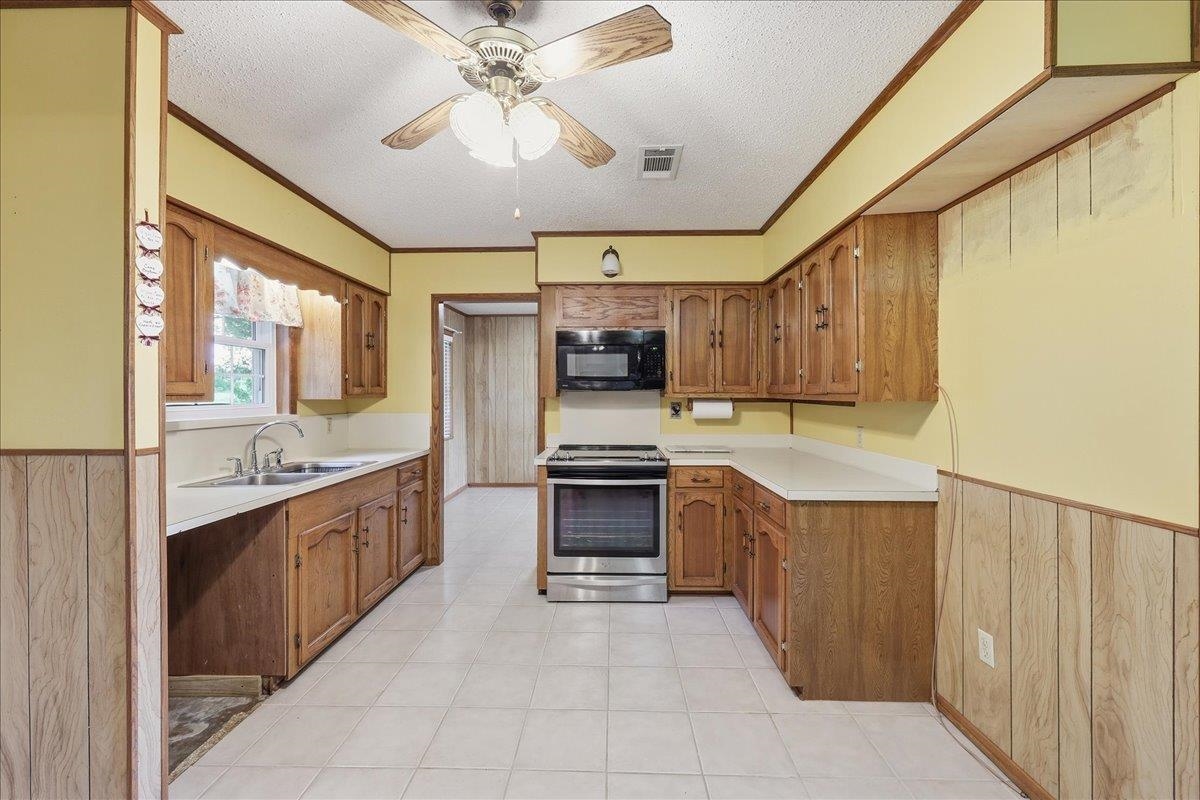 9320 Winzer Road Beaumont, TX 77705 - Photo 5 of 18