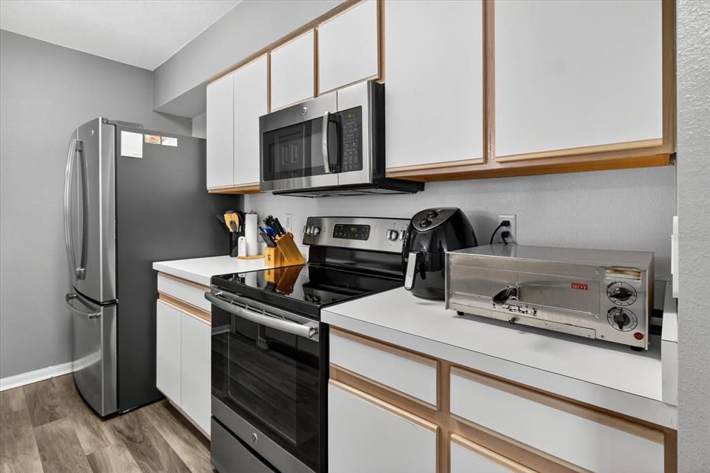 2140 Fluorshire Drive Brandon, FL 33511 - Photo 7 of 32