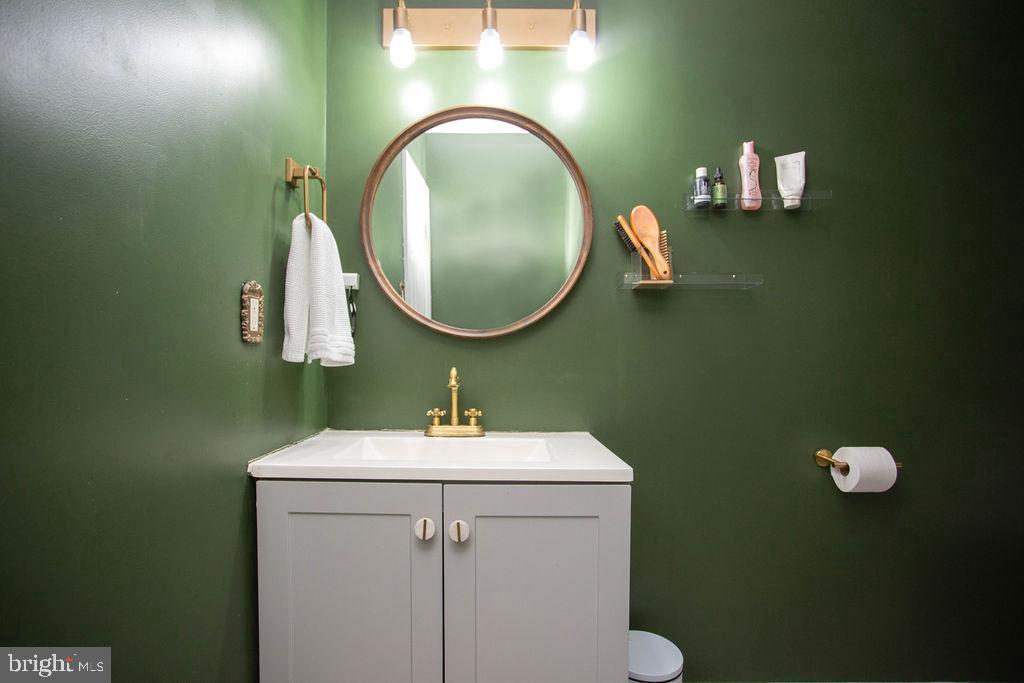35 Via Cascata Drive Clementon, NJ 08021 - Photo 32 of 43 a bathroom with a sink and mirror