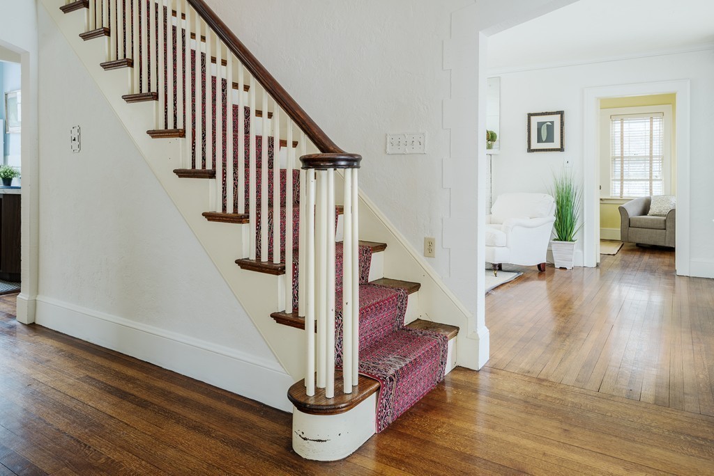 786 Chestnut Street Newton, MA 02468 - Photo 5 of 9