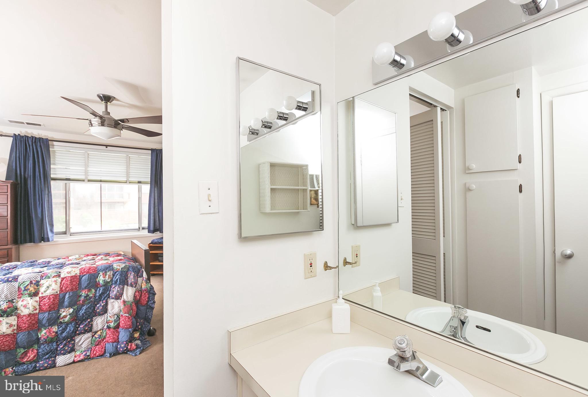 4 Cross Keys Road, Unit 4D Baltimore, MD 21210 - Photo 23 of 32 Dressing area is adjacent to the walk-in closet