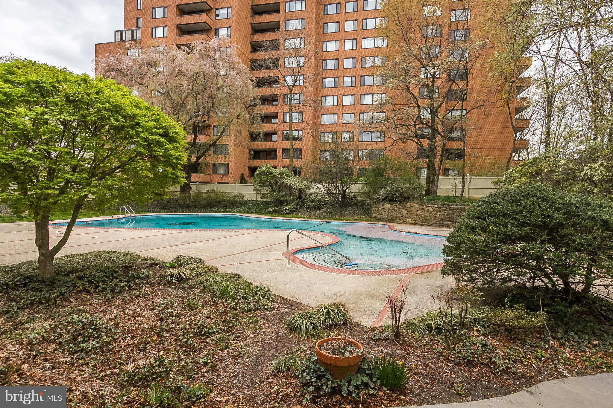 4 Cross Keys Road, Unit 4D Baltimore, MD 21210 - Photo 29 of 32 One of 3 community pools